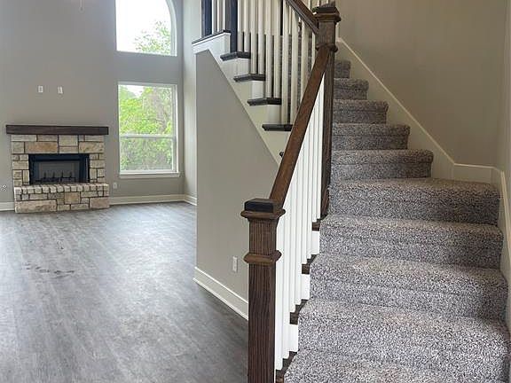 3rd image of 1704 Twin Oaks Cir