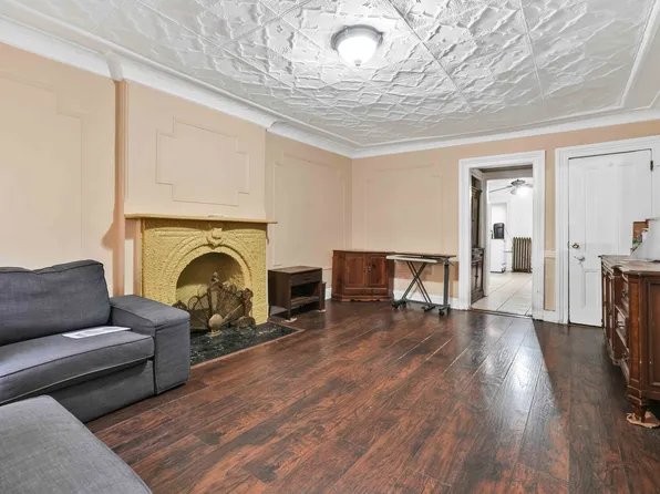 695 Quincy Street image 16 of 20