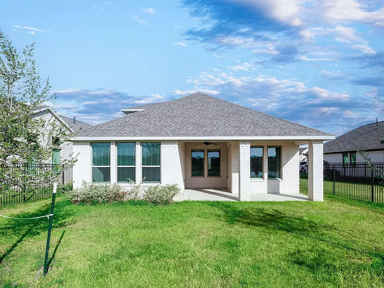 7603 Coral Lake Dr — Photo 31