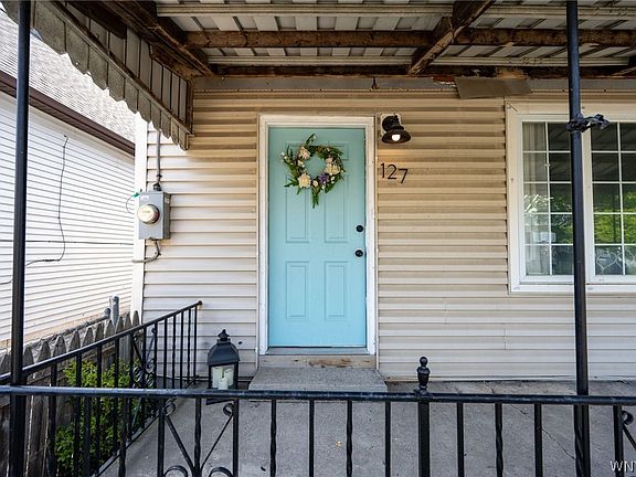 5th image of 127 Baitz Ave
