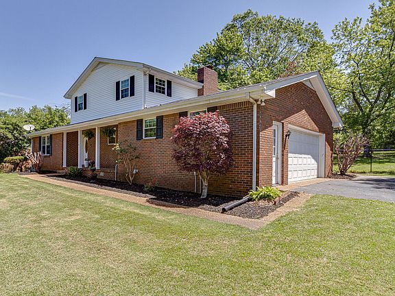 2nd image of 1117 Woodvale Dr