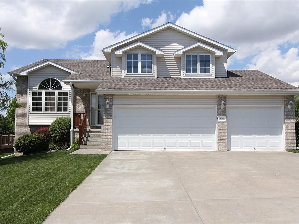 1st image of 9040 Foxtail Dr