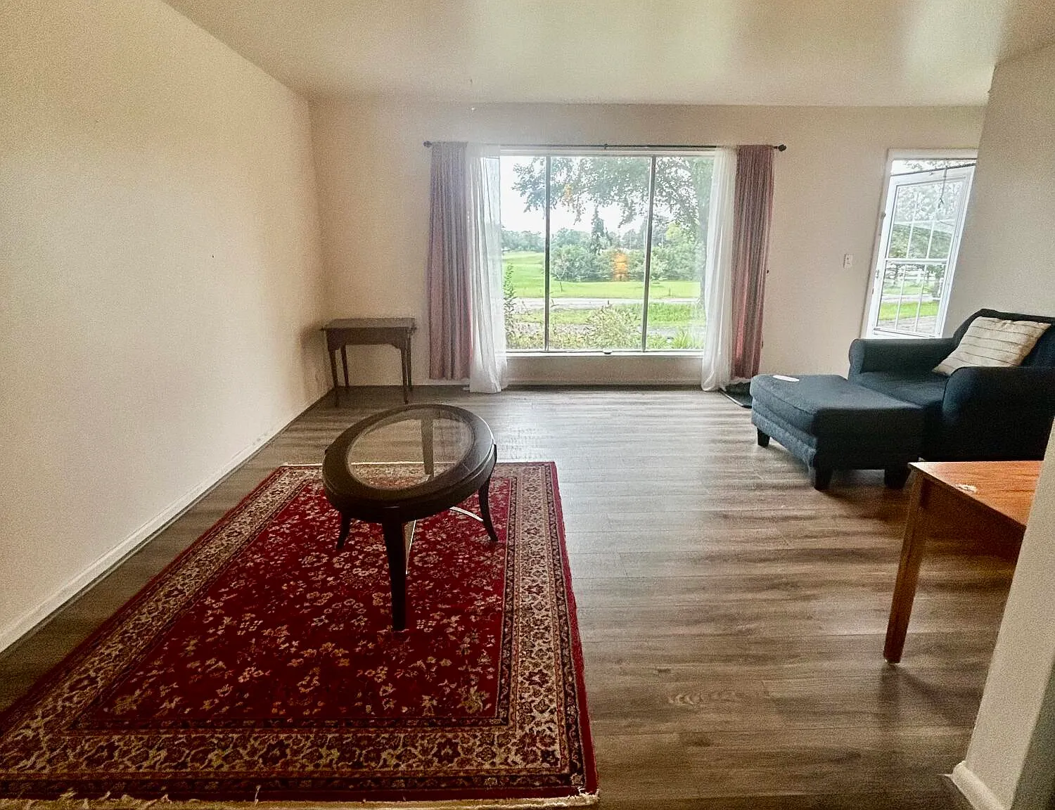 3 bed, 1.0 bath, 1230 sqft, $1,800 — Photo 4