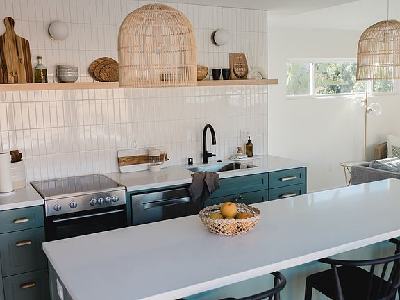 4th image of 3686 Pershing Ave #88