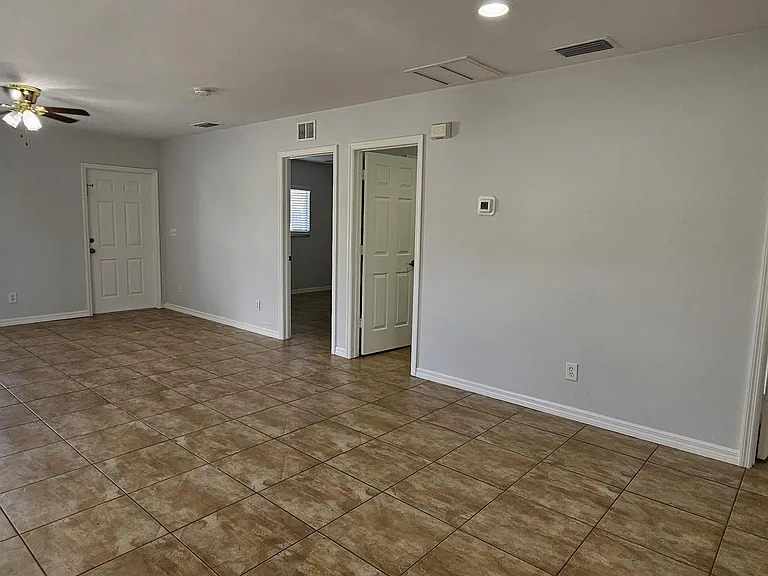 2400 55th Ter SW #B — Photo 12