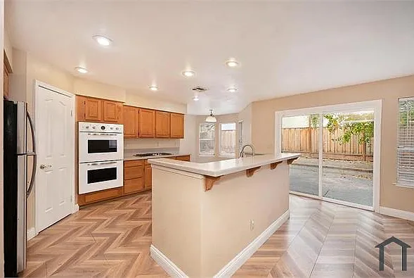 1585 Foxwood Dr — Photo 13
