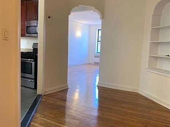 4th image of 4707 41st St APT 4C