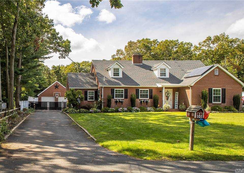 140 Oregon Ave, Medford, NY 11763 Zillow