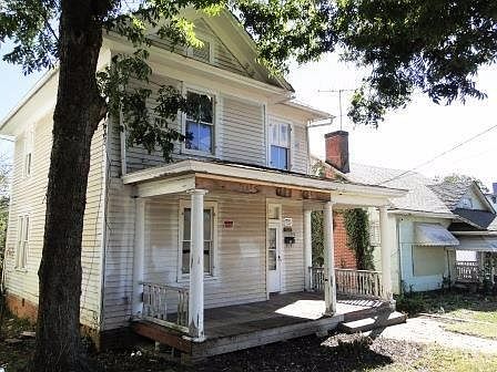 1st image of 2406 Memorial Ave
