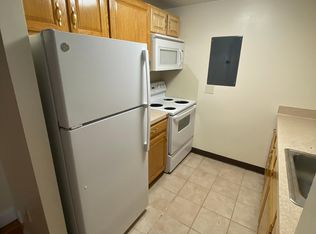 408 Massachusetts Ave #2, Cambridge, MA 02139