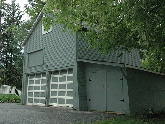 GARAGE WITH LEAN-TO