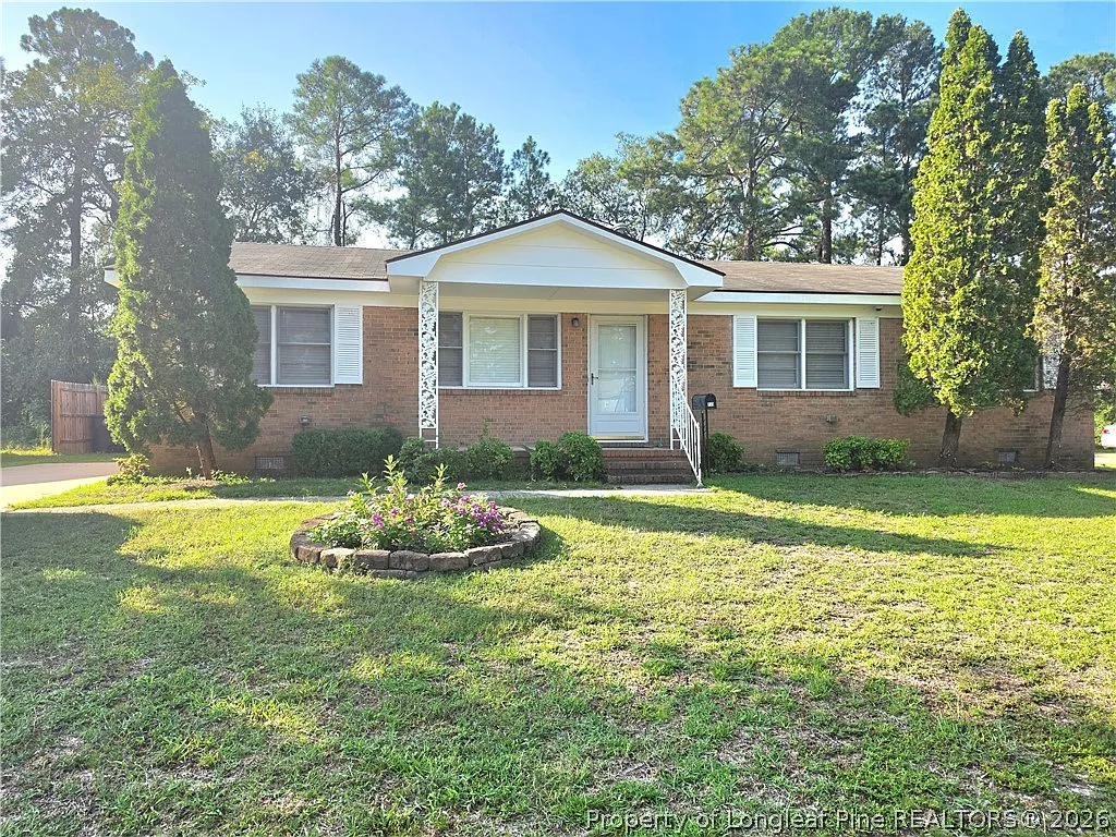 3 bed, 1.5 bath, 1456 sqft, $1,450 — Photo 3