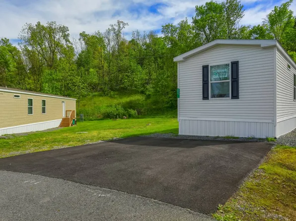 111 Valley Dr, Harmony, PA 16037