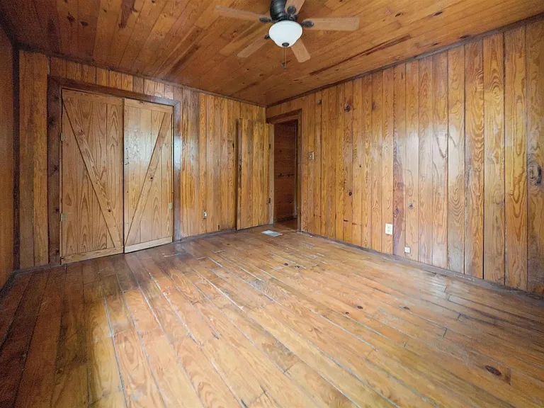 20973 Lakeview Dr — Photo 12
