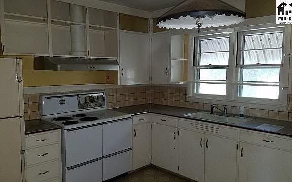 3rd image of 217 Chestnut St