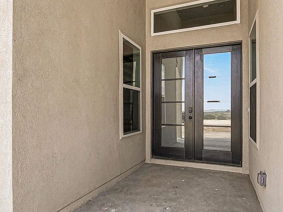 4th image of 688 Yuma Desert