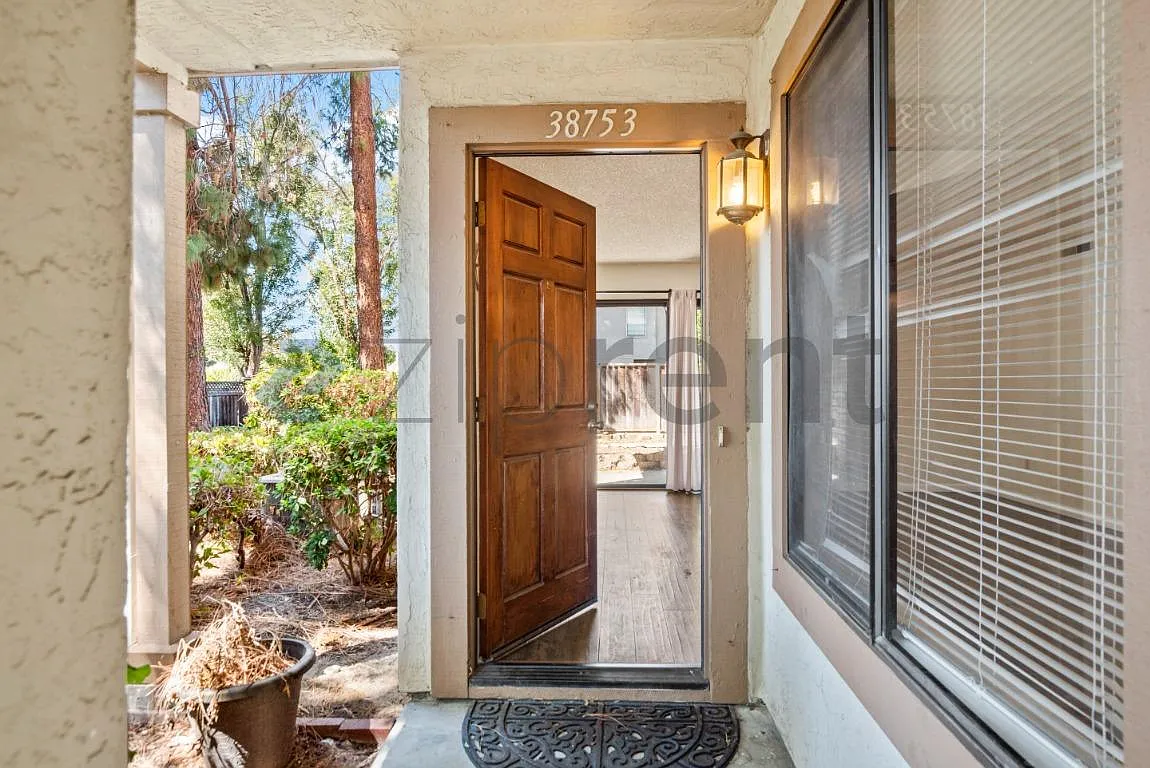 2 bed, 900 sqft, $3,500 — Photo 4