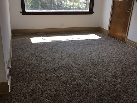 5th image of 113 Wilkes Ave