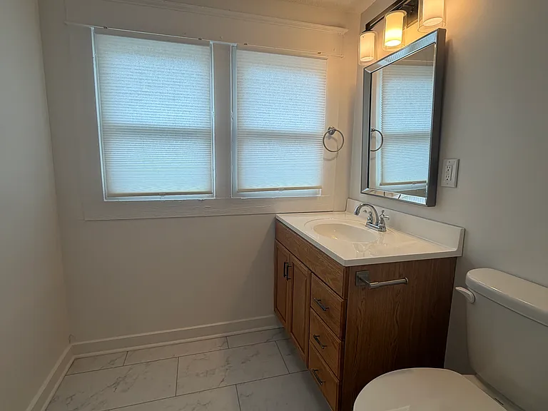 4724 Delmar St — Photo 34