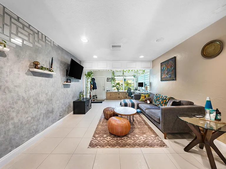 2326 Harding St #2326 — Photo 8