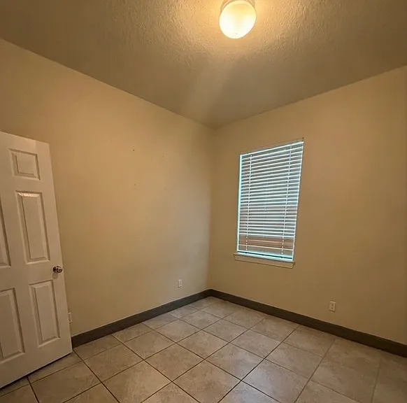 2258 Bluebird Pl — Photo 9