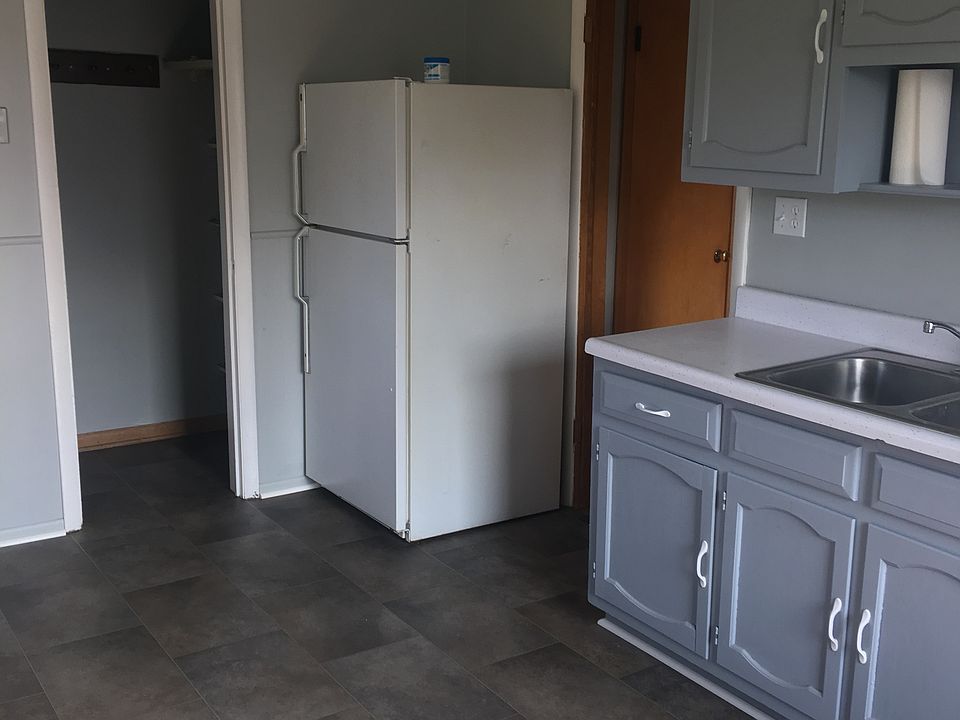 2nd image of 3016 Glenwood Lansing Rd