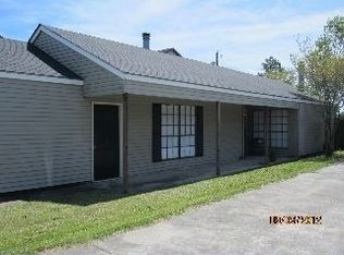 2011 E Parlange St, Gonzales, LA 70737