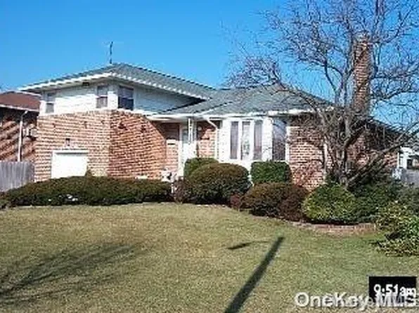 4103 Bayberry Lane, Seaford, NY 11783