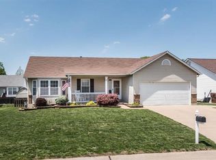 6 Crystal Lake Dr, Saint Peters, MO 63376