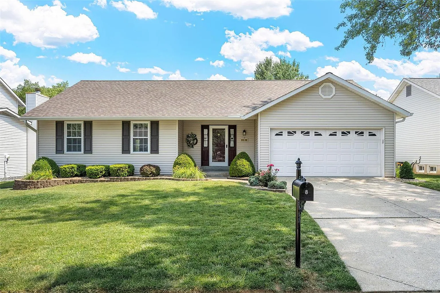 8 Amanda Ct photo 1