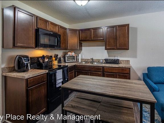 4th image of 405 Beech St #13762853