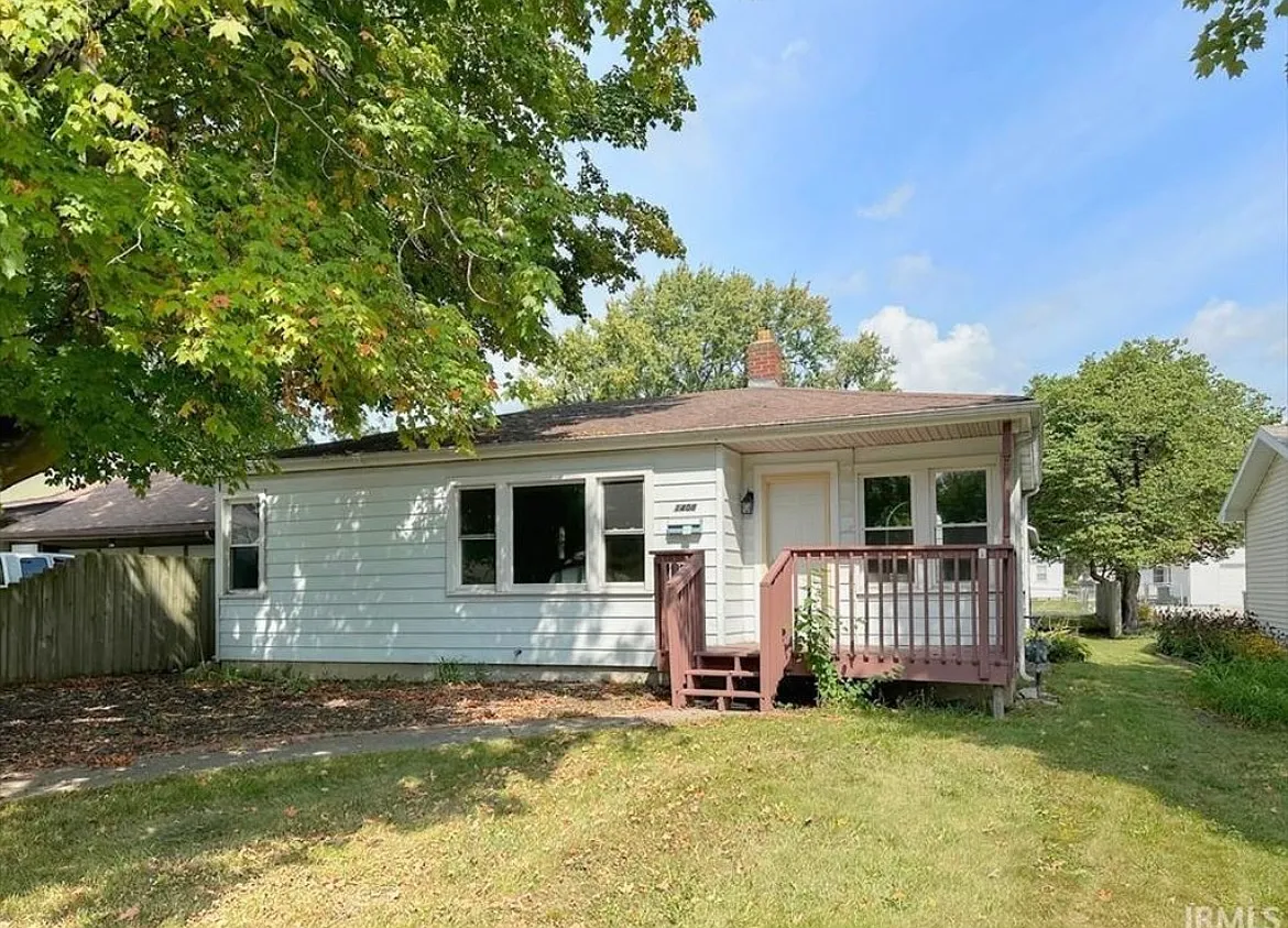 3 bed, 844 sqft, $1,205 — Photo 1