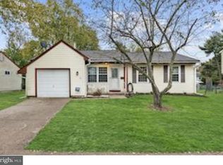20 Sandal Ln, Willingboro, NJ 08046