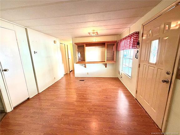 4th image of 6 Santa Cruz Way