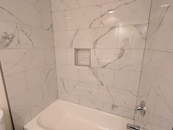 3rd image of 334 N Berendo St #109