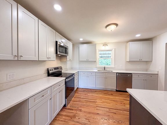 2nd image of 506 Mason Ct