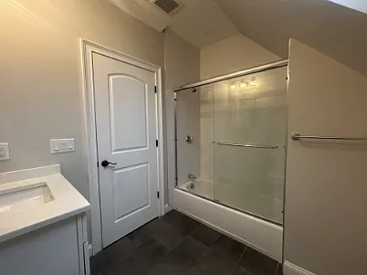2747 Washington St #5 — Photo 8