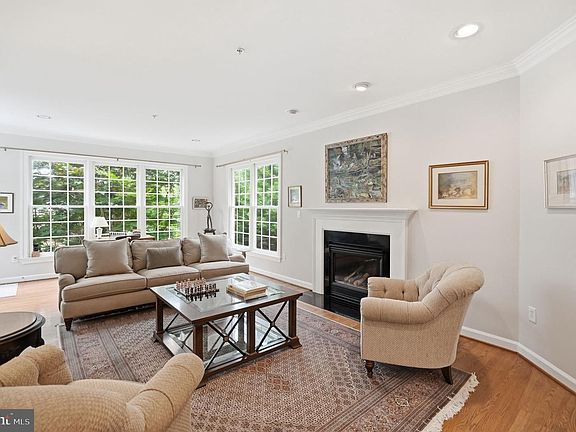 4th image of 10108 Baldwin Ct
