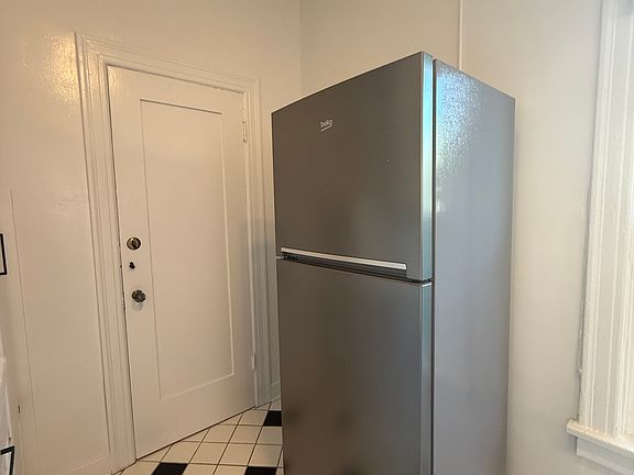 5th image of 1636 Lyman Pl #19