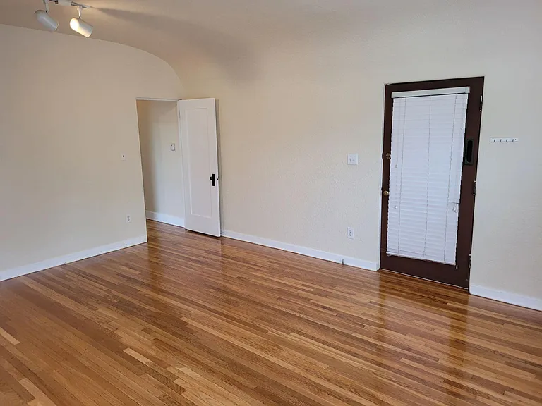108 W Upas St — Photo 2