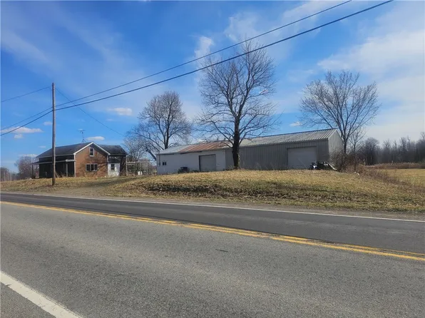 7382 Ridge Rd, Sodus, NY 14551
