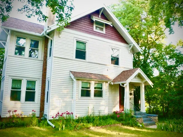 2317 Summit St, Sioux City, IA 51104