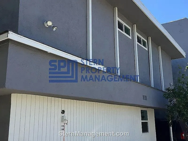 6142 Eleanor Ave — Photo 2