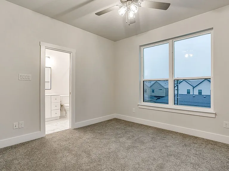 3145 Forest Park Blvd — Photo 43