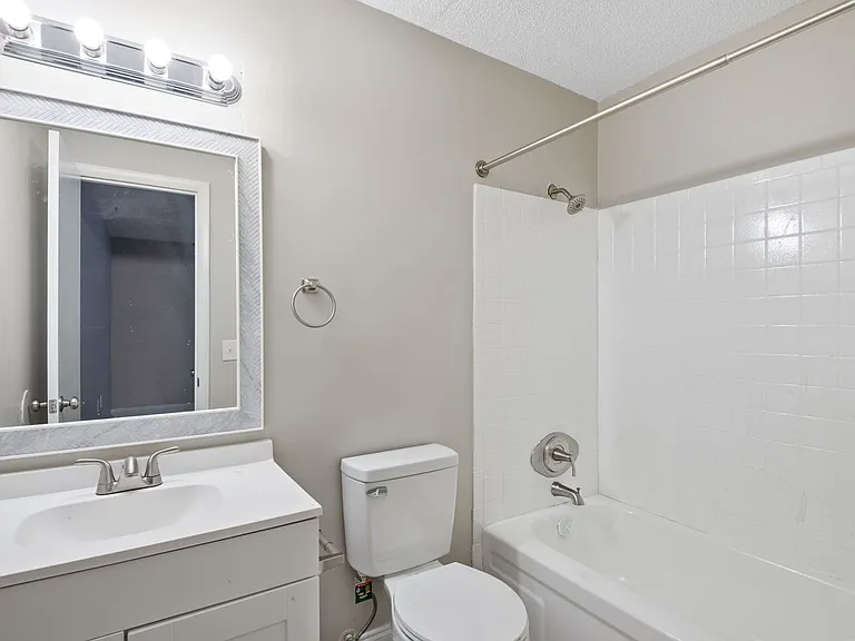 Arbor Landing Apartments — Photo 29
