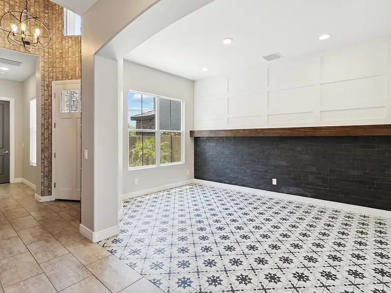 1432 E Cullumber St — Photo 4