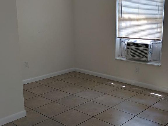 5th image of 1729 Grand Blvd