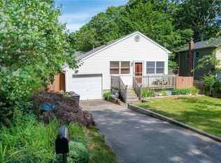 61 Wauwepex Trl, Ridge, NY 11961