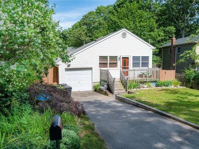 61 Wauwepex Trl, Ridge, NY, 11961