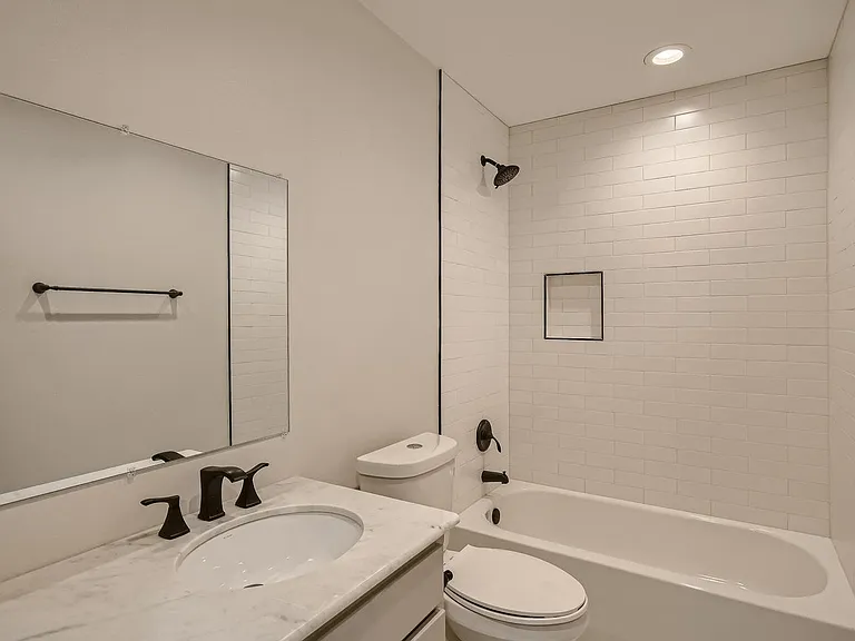 7323 Whispering Pines Dr — Photo 24